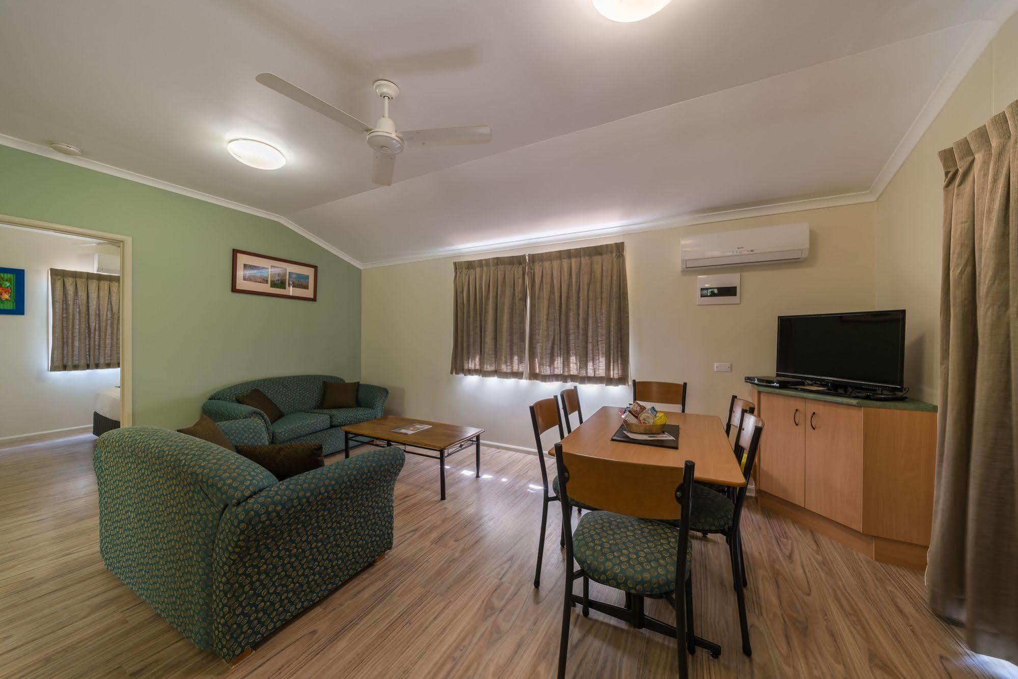 Capricorn Caves Hotel Рокхемптън Екстериор снимка